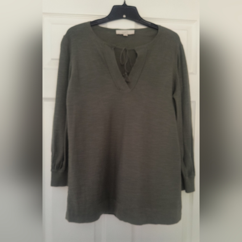 Loft Soft V Neck Tie Long Sleeve Light Top- Olive Green M